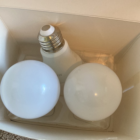 Smart bulbs - Picture 2 of 4